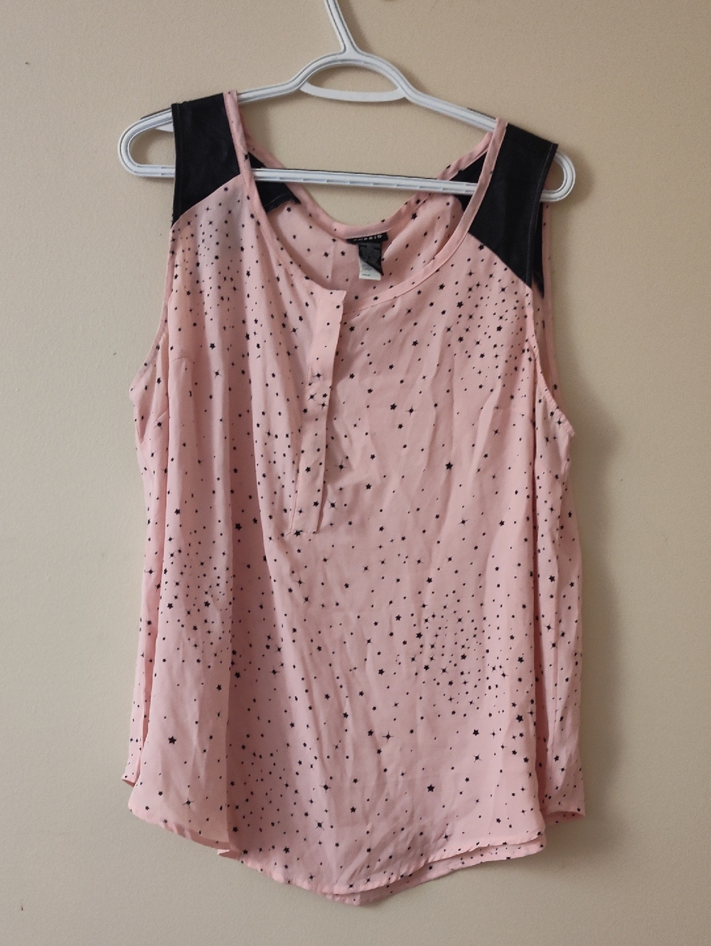 5/$25 SALE Torrid Size One Pink Star Sleeveless Top with Black Shoulder Panels